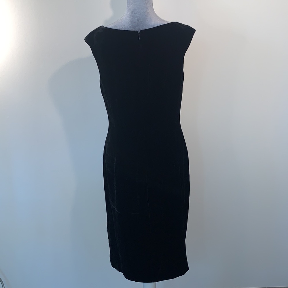 MAGGY LONDON black velvet dress size 8